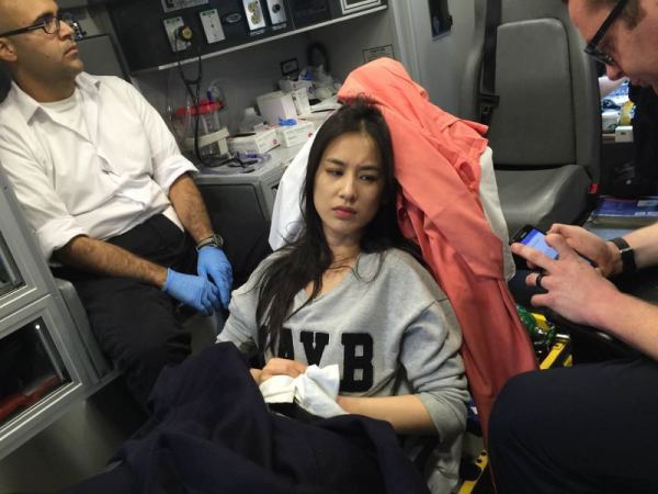 黄圣依在奥斯卡化妆间突然晕倒