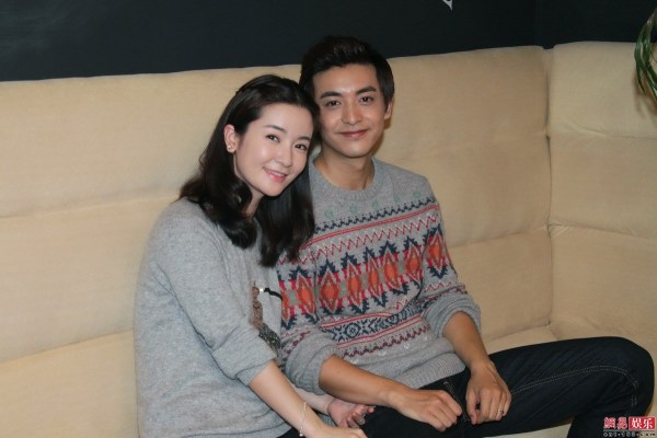《新婚公寓》探班李佳航李晟“新婚”吻不停