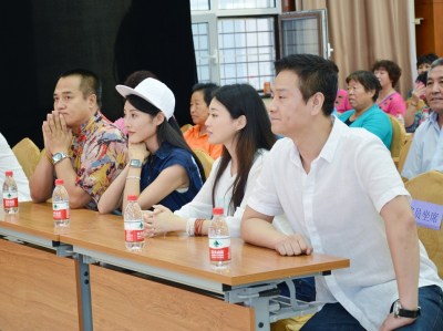 《左手劈刀》进社区 管乐人气高受青睐