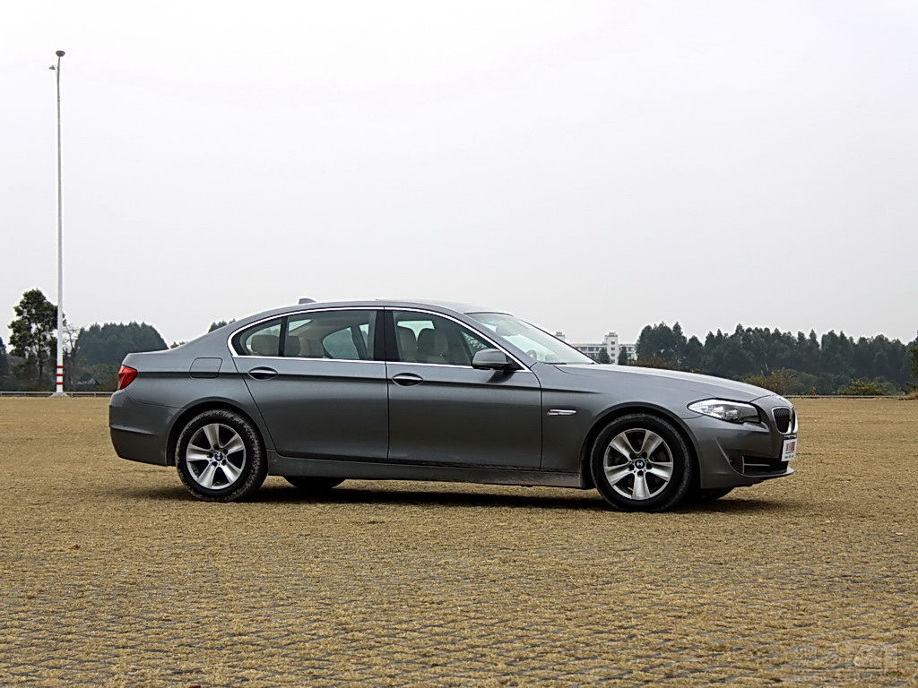 2011款宝马528Li豪华型