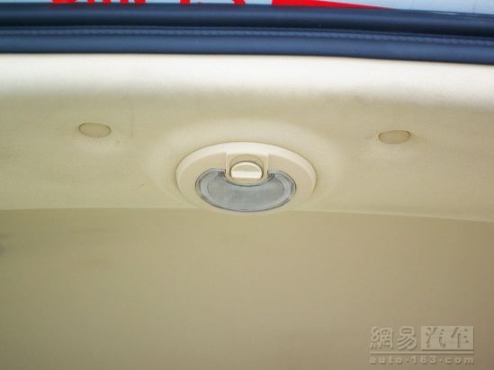 行李舱灯