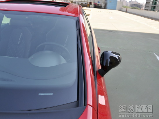 ������Leon Cupra