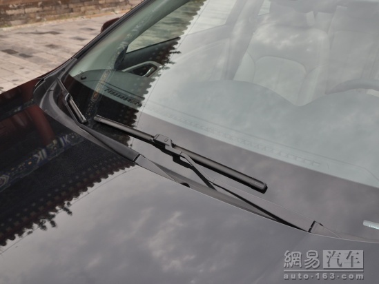 ����B90