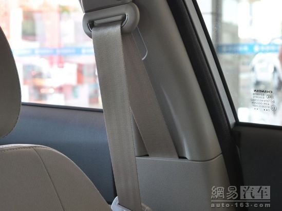驾驶位安全带