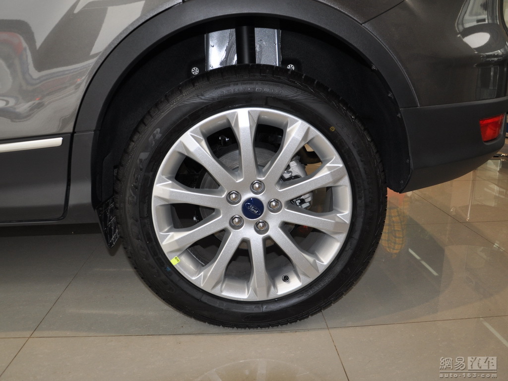 福特翼虎 2013款 1.6t at四驱精英型--轮胎整体(后轮) / 155
