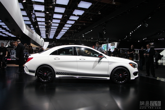 奔驰CLA45 AMG