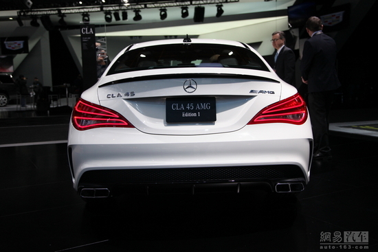 奔驰CLA45 AMG