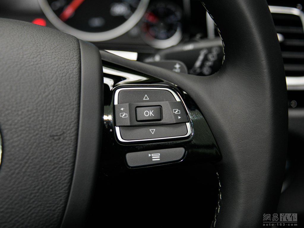 大众途锐 2015款 改款汽油 r-line 3.0tsi v6豪华型