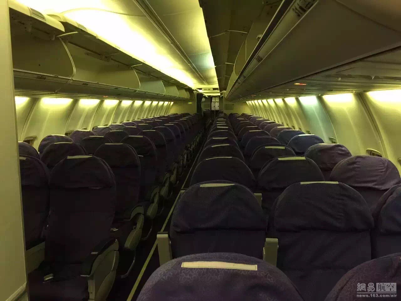 上航告别最后1架波音757 调机离开上海_手机网易网