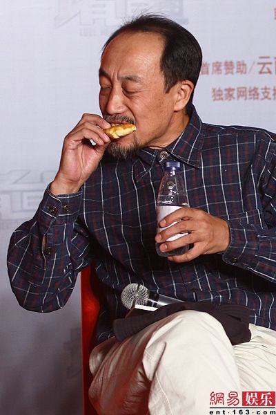 吕丽萍抱怨老公网瘾大 孙海英称"改过自新"