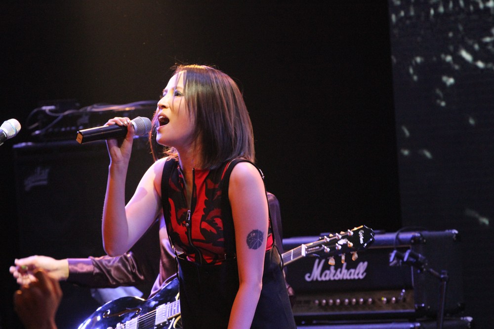 杨乃文北京开唱摇滚女王引全场合唱