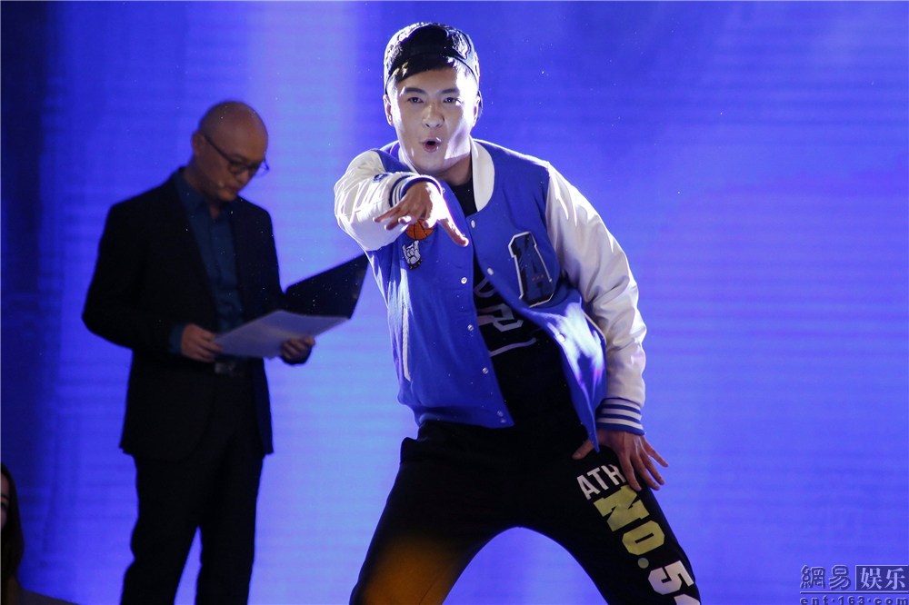 《非诚》现零灭灯最完美男神