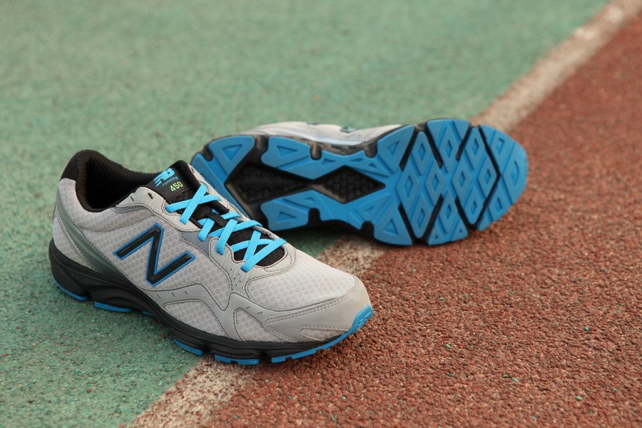 入门级跑鞋new balance 450塑胶跑道实测