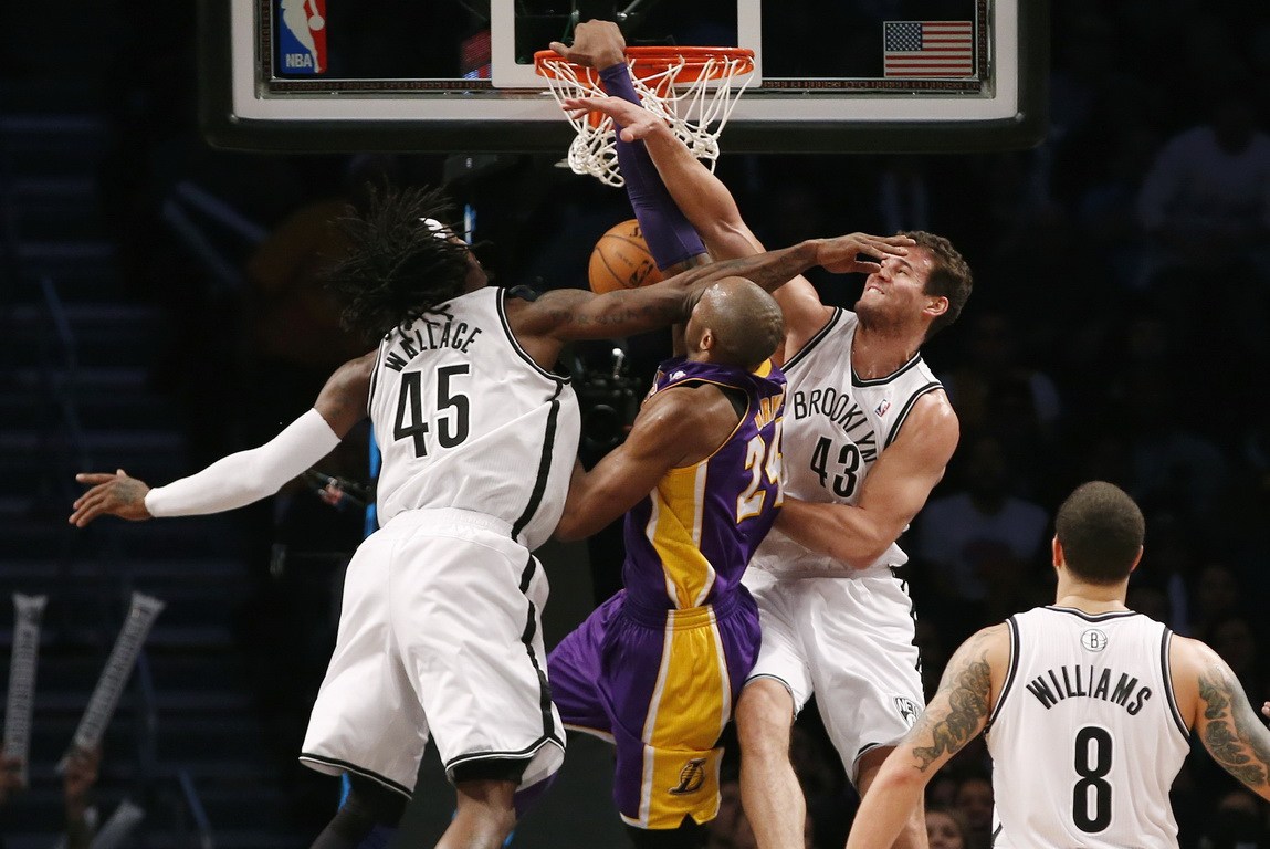 nba常规赛篮网8392湖人