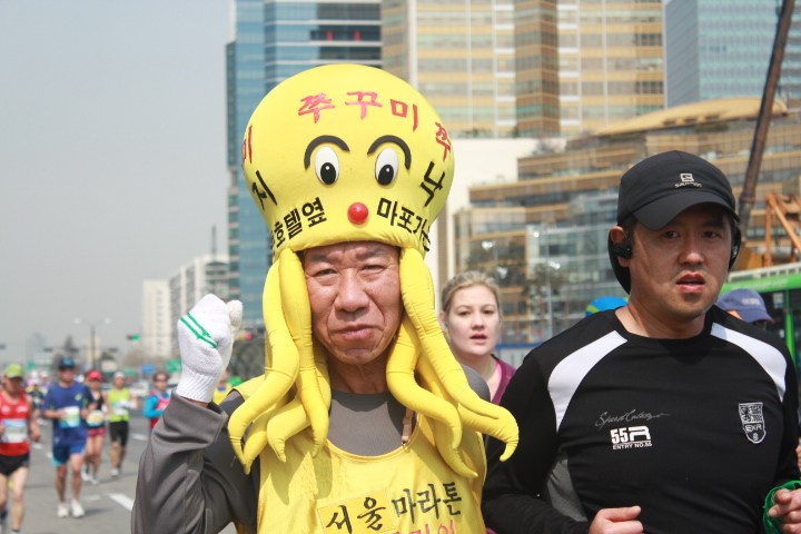 首尔马拉松古装cosplay闪耀 章鱼哥霸气亮相图集