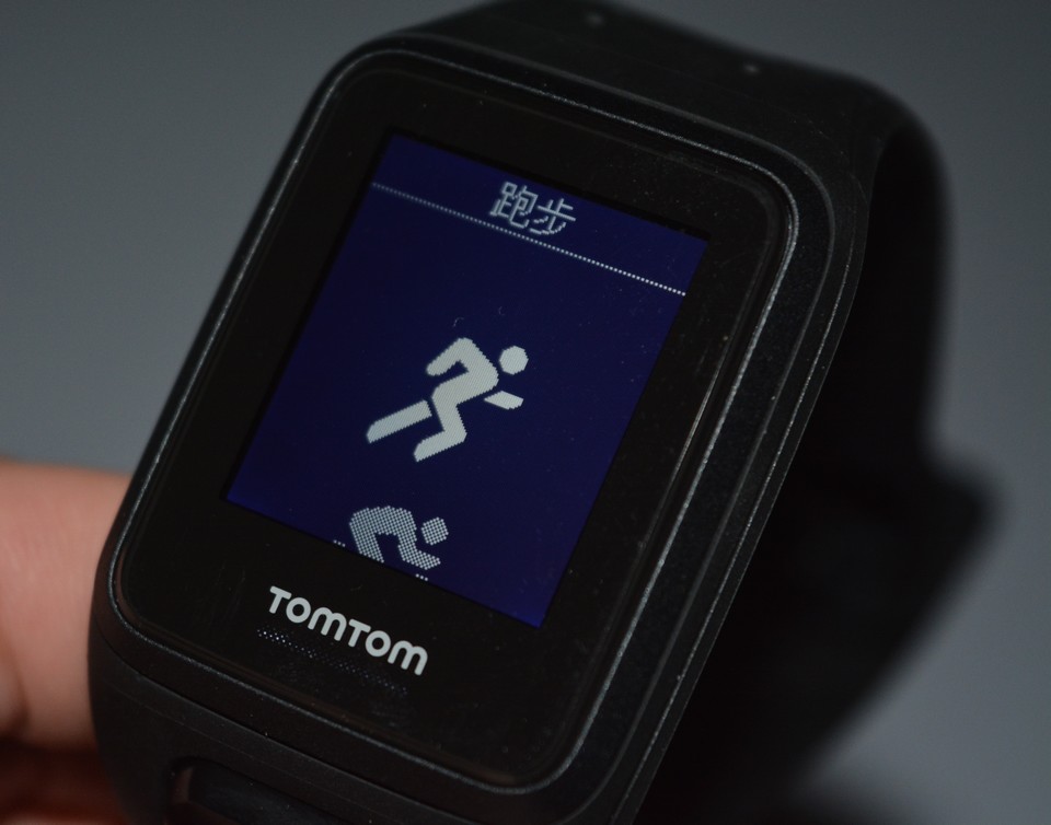 音乐播放+心率检测 TomTom Spark智能手表图集
