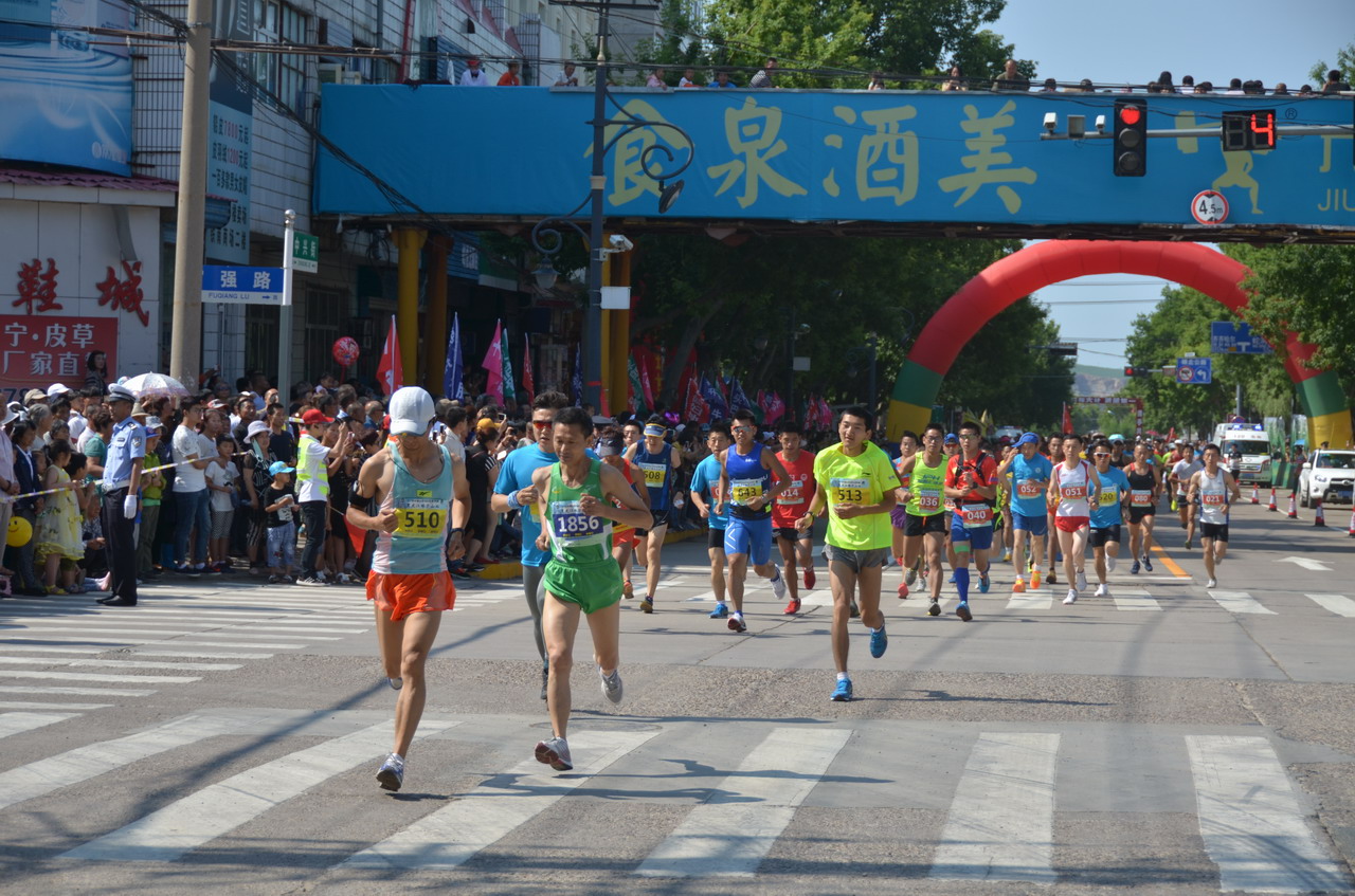 跑着出发 穿越城区 摄影：于峰第13张