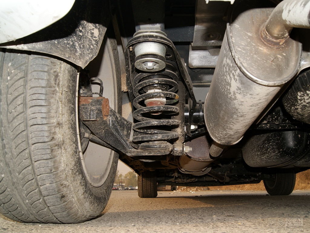 众泰朗悦 2010款 汽油1.6mt尊贵型(5座)