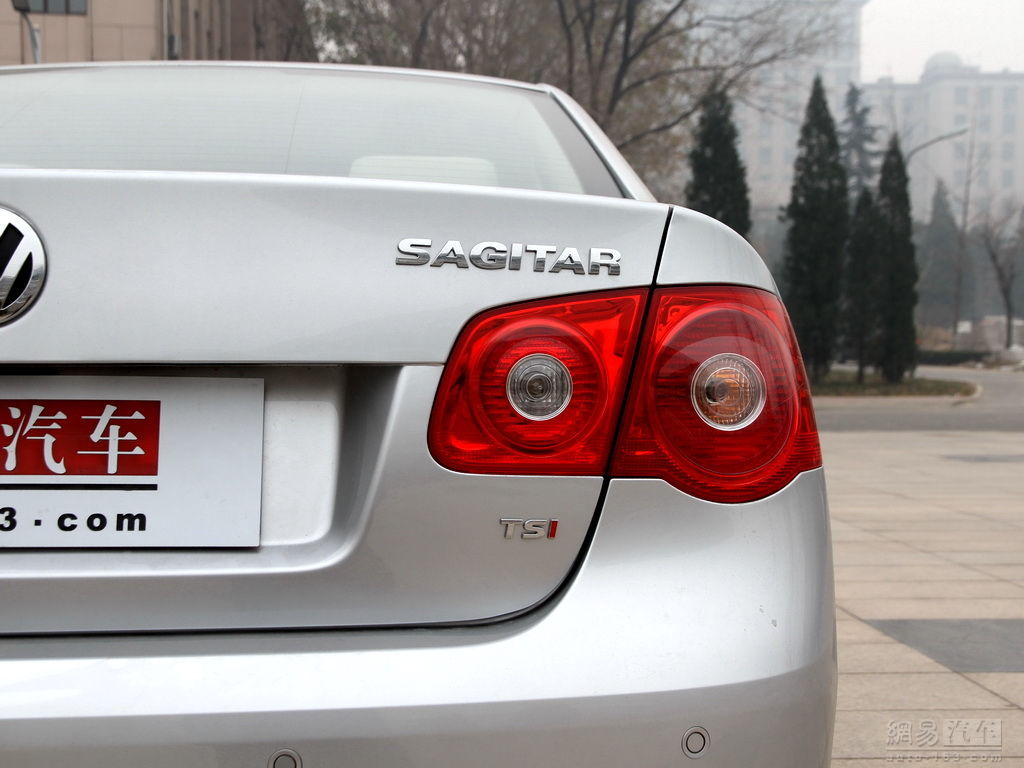大众速腾 2011款 1.4tsi at技术型