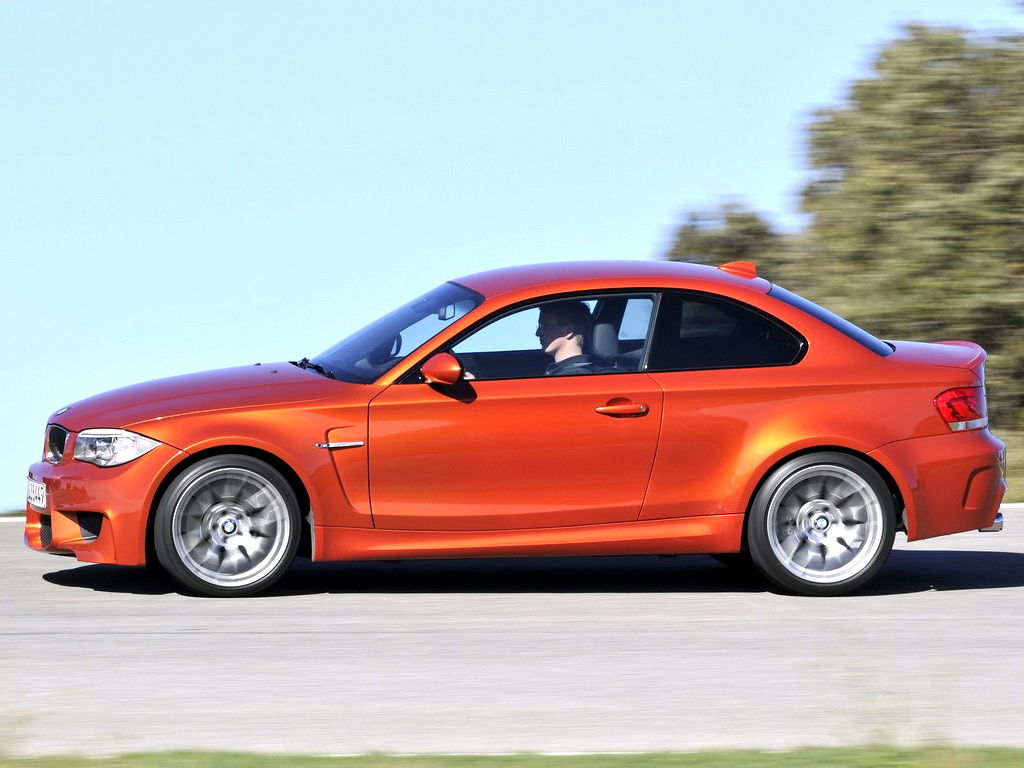 2011款宝马m1 coupe