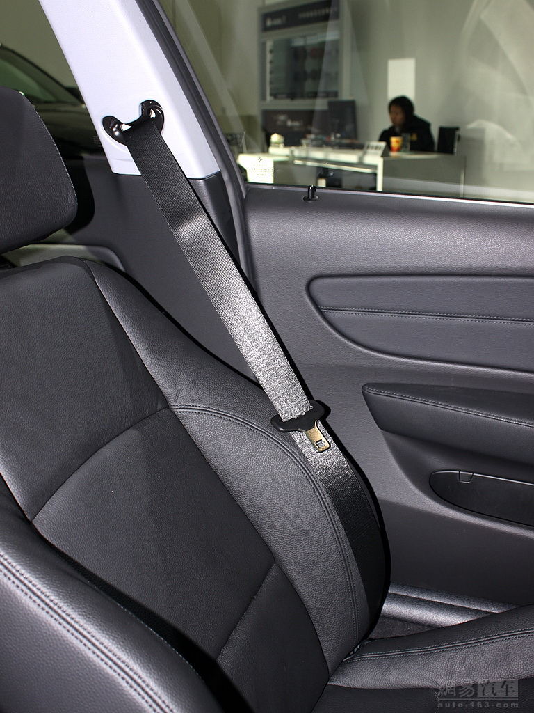 2011款宝马120i双门轿跑车--驾驶位安全带 / 166