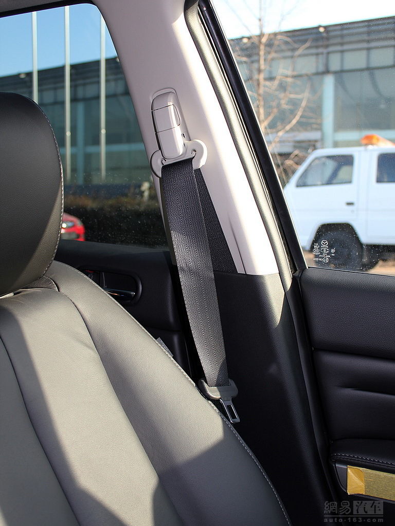 2011款马自达cx-7 2.5at豪华型--驾驶位安全带 / 172