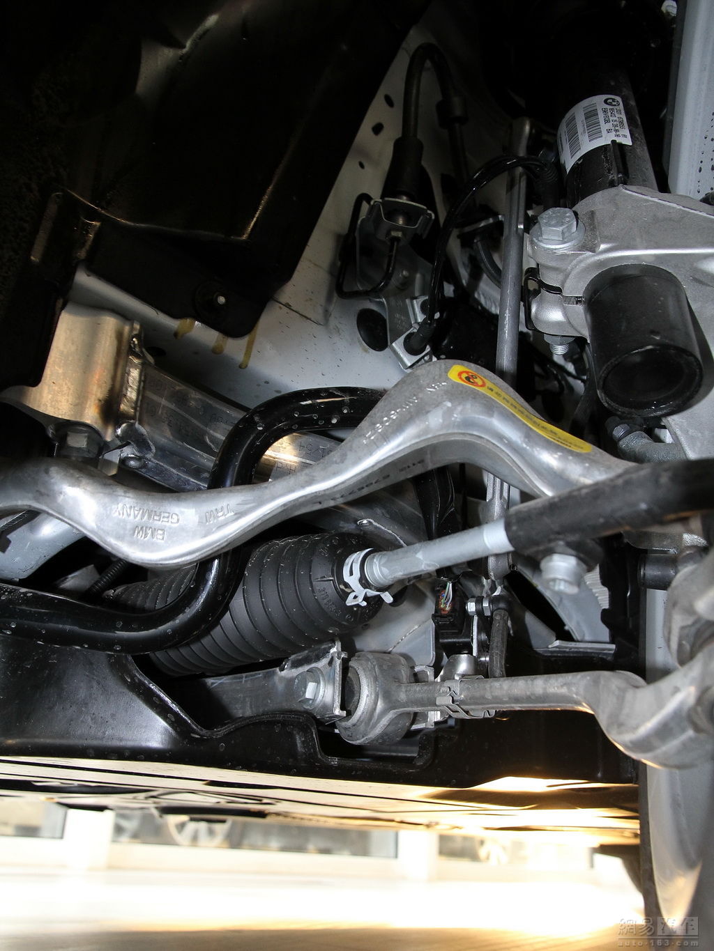 2011款宝马320i豪华型--前悬挂 / 174