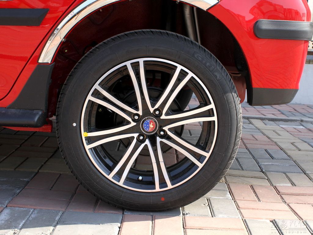 2011款英伦金鹰cross 1.5mt标准型--轮胎整体(后轮)