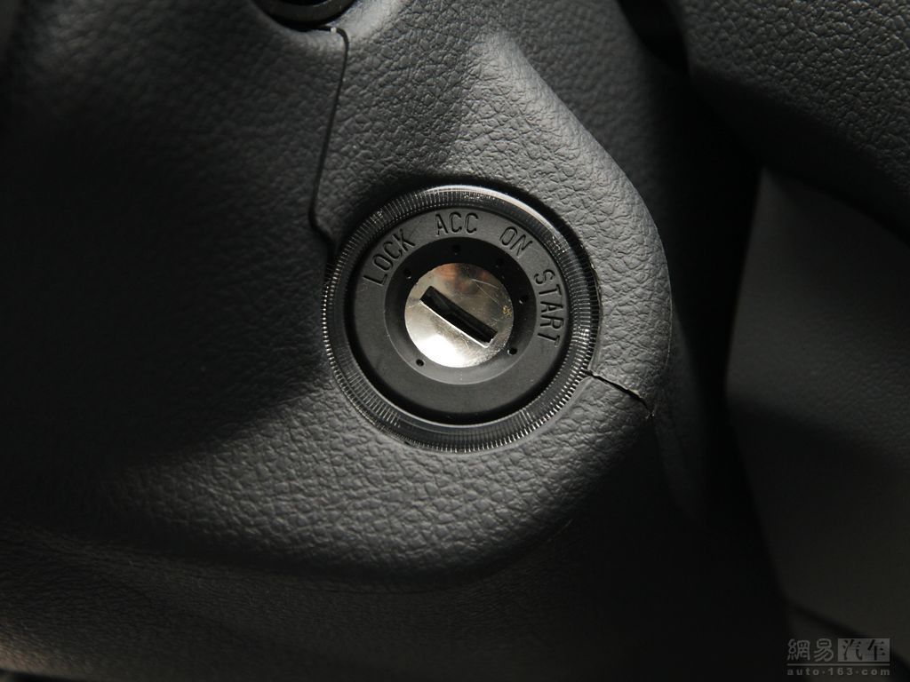 旗云2 2012款 1.5mt舒适型--钥匙孔 / 114