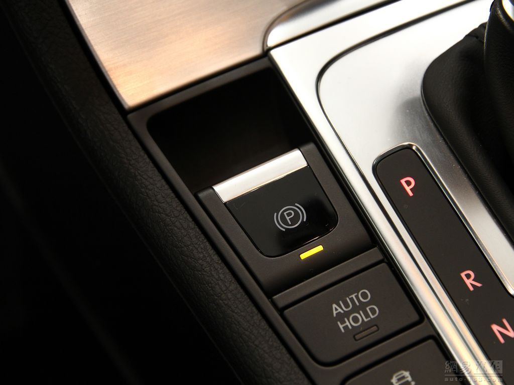 迈腾旅行版 2012款 2.0tsi at豪华型--手刹(驻车制动器) / 143