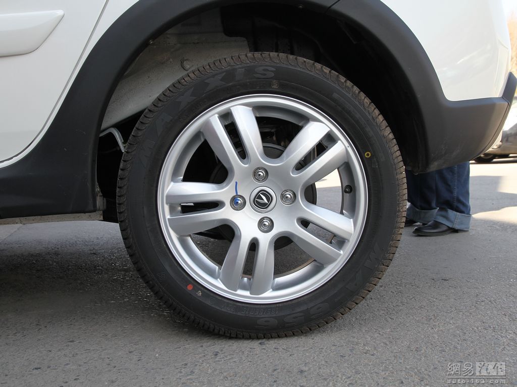 长安cx20 2010款 1.3 at运动型--轮胎整体(后轮) / 101