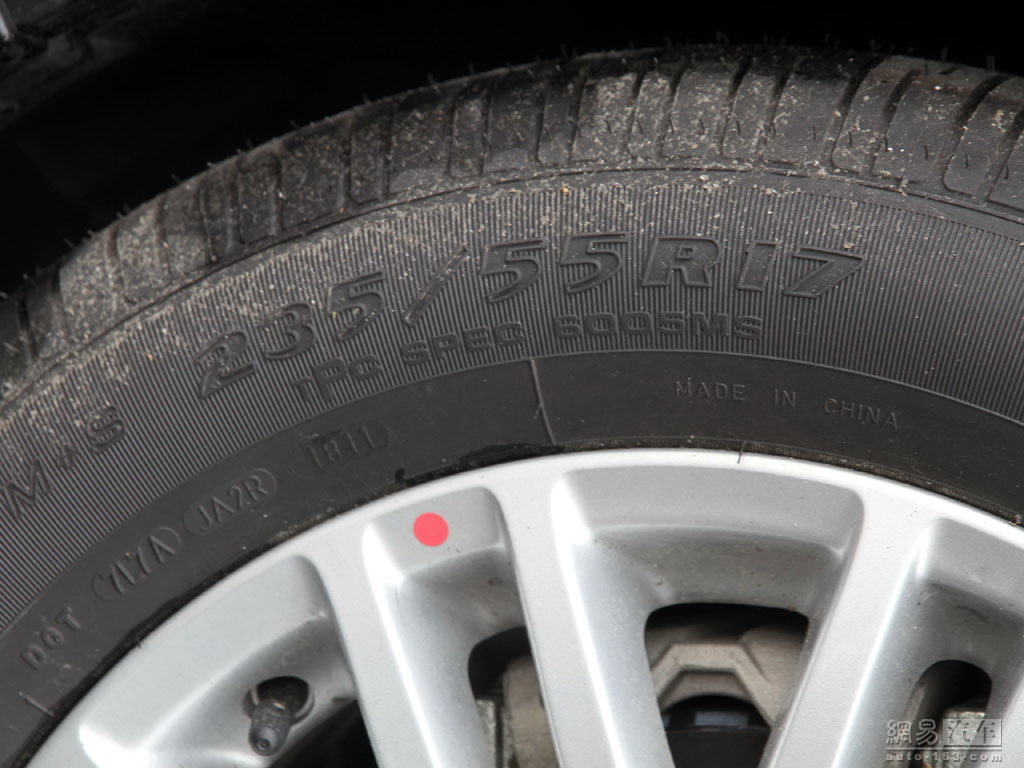 凯迪拉克sls赛威 2011款 2.0t at舒适型--轮胎规格尺寸(前轮) / 164
