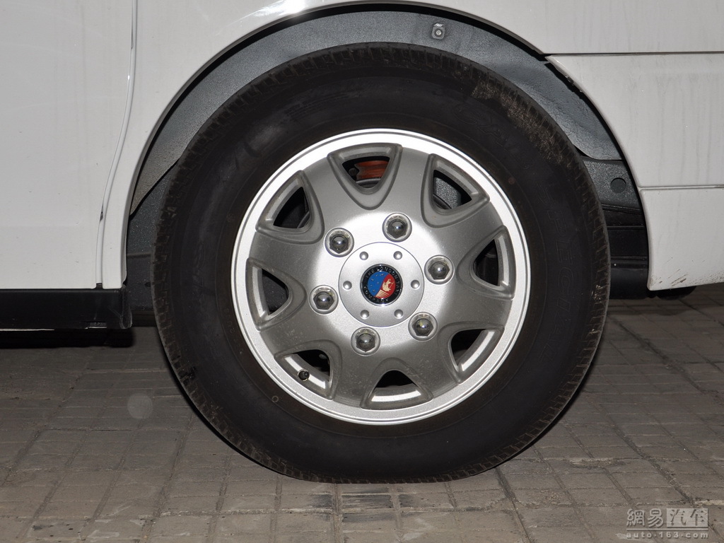 吉利英伦汽车tx4 2012款 2.4at商务定制版--轮胎整体(后轮) / 188