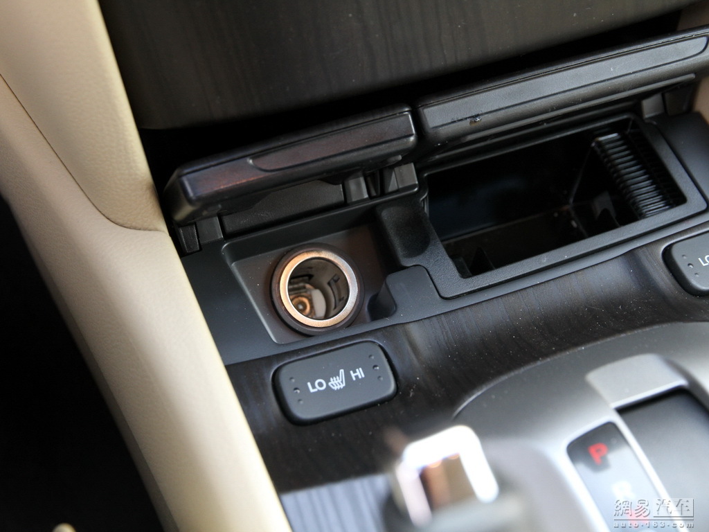 本田歌诗图 2012款 2.4at尊享版--前点烟器 / 146