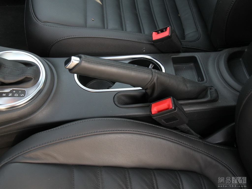 大众甲壳虫 2012款 1.2t at舒适版--手刹(驻车制动器) / 147