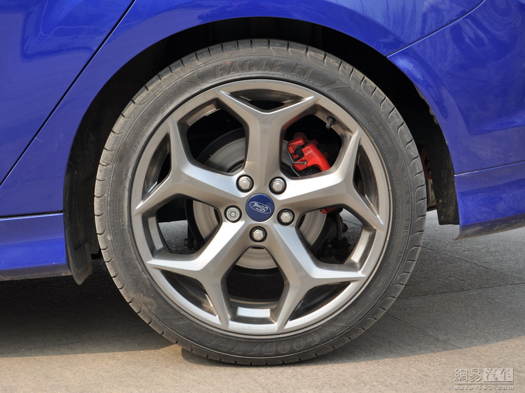 福特福克斯st 2013款 2.0t mt--轮胎整体(后轮) / 178
