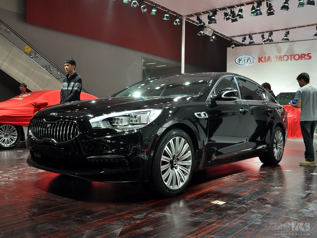 起亚k9车展实拍图