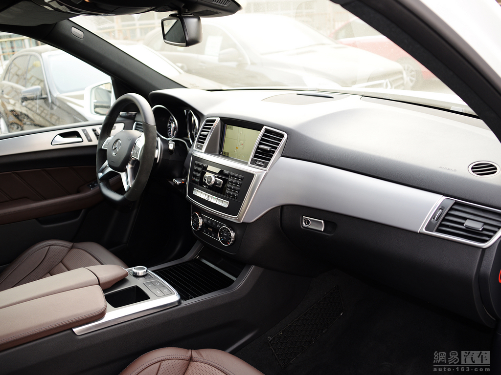 奔驰ml63 amg 2012款 ml63 amg --内饰自由 / 161