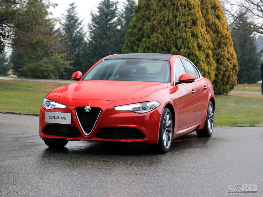 2017款阿尔法·罗密欧giulia实拍图