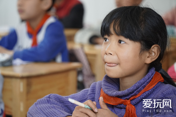 爱玩希望小学公益活动:渴望知识的孩子们
